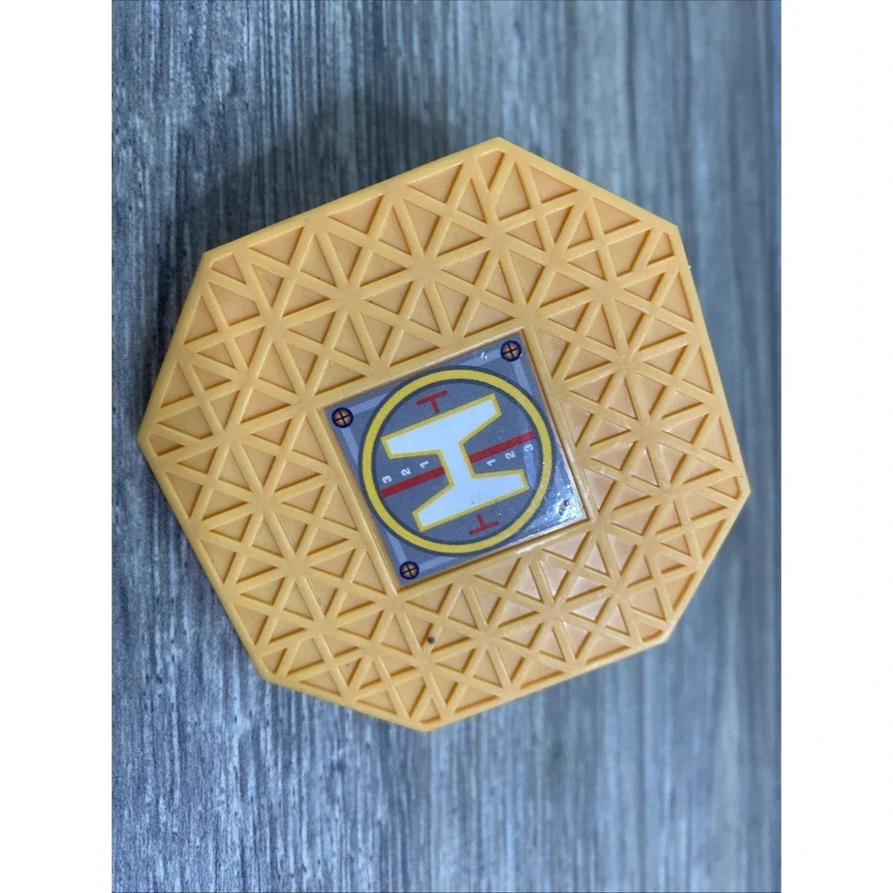 Micro Machines Exploration Harbor Rescue  Galoob 1996 Helicopter Pad‎ Parts Only